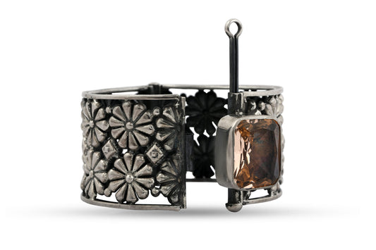 Silver Kada with Copper Stone image 1