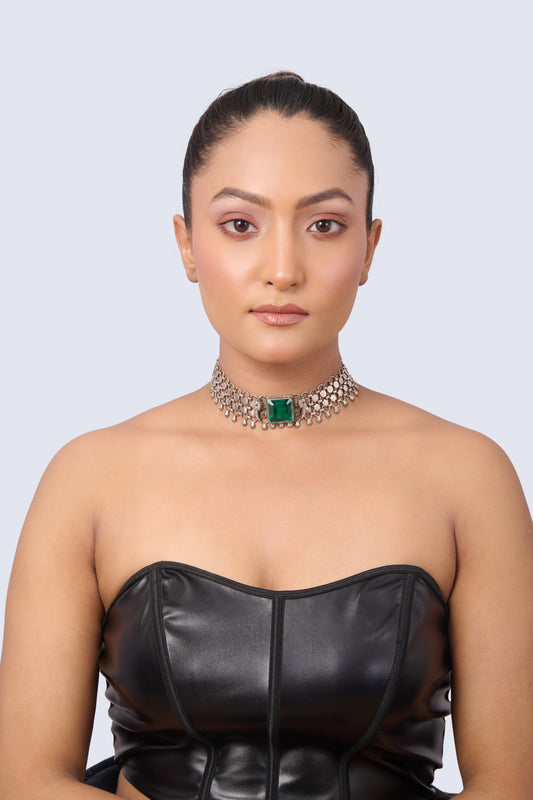 Elegant Silver Choker with Square Emerald Center