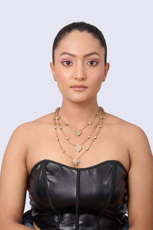 Elegant Necklace with Freshwater Pearls and Sparkling Cubic Zirconia Drops