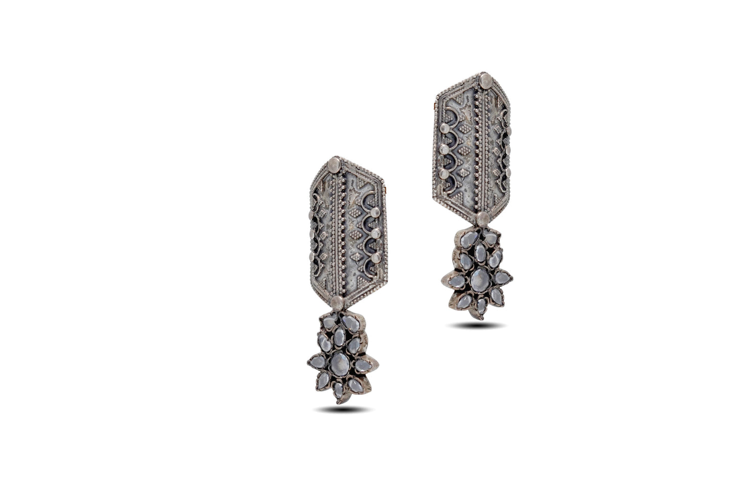 92.5 SILVER OXIDIZED LOOK EARRING image 1
