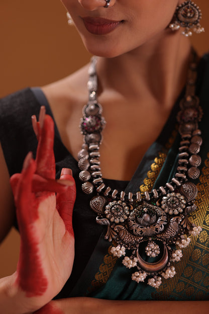 92.5 Silver Peacock Crescent Pearl Necklace Set