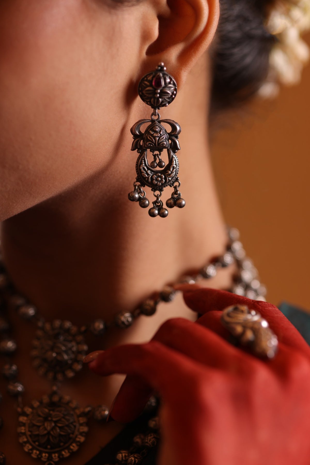 925 Silver Multilayerd Floral Medallion Necklace Set