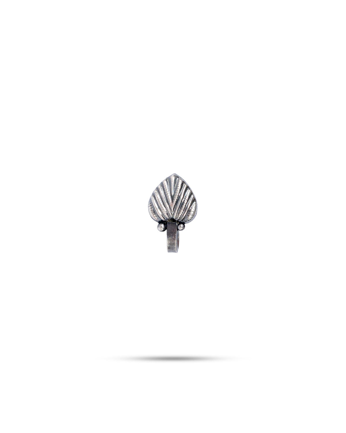 925 Silver Fluted Leaf Nose Pin