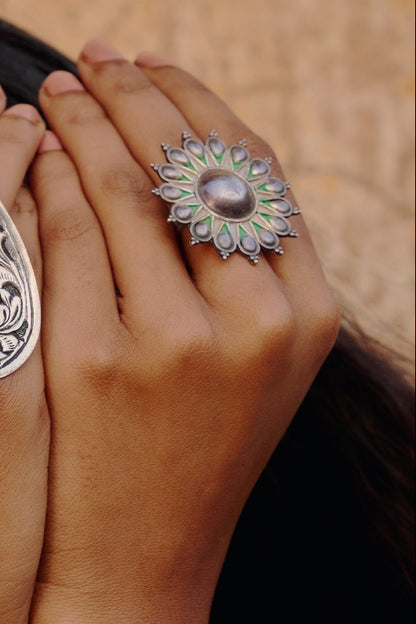 Vintage 925 Silver Sunburst Ring with Green Glow Accent