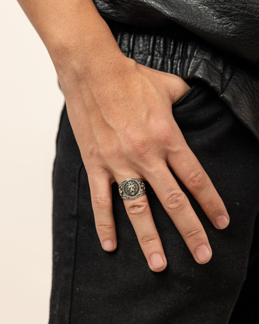 Leo Heritage Ring