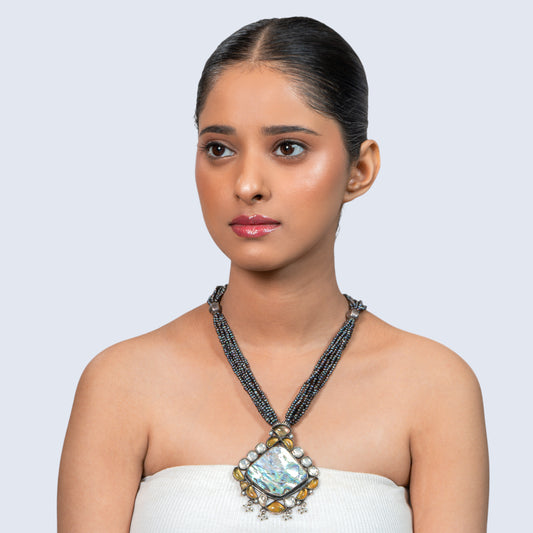 Mother of Pearl Pendant 925 silver Black Beads Necklace