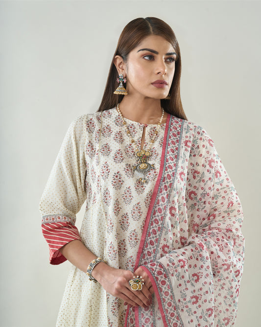 Divine Nandi & Bird Motif Pearl & Gold Bead Necklace