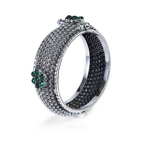 Contemporary Silver Mesh Bangle with Green Onyx Cluster Design